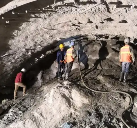 内江拱顶带模注浆料的施工流程及注意事项